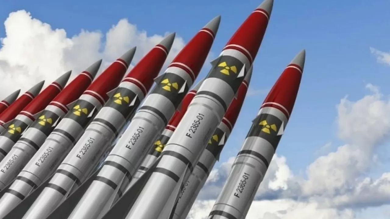 Сколько ядерных боеголовок насчитали по миру  
