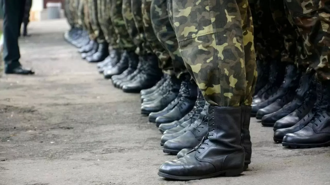 Стало известно, сколько алматинцев этой весной ждут в армии