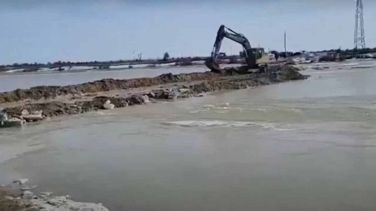 Еліміздің үш өңірінде тас жолдарды су шайып кетті