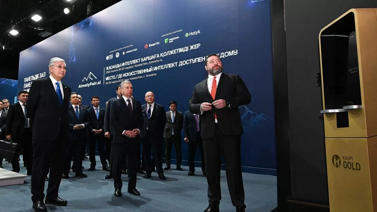 Михаил Ломтадзе Қазақстан мен Өзбекстанның мемлекет басшыларына Kaspi.kz қызметтерін таныстырды