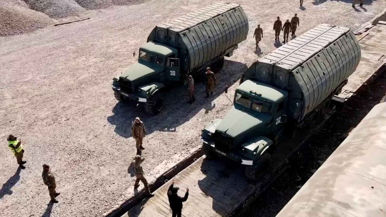 Әскерилер Ойылдағы өткелді қалпына келтіреді
