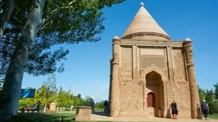 Кәсіпкерлер Айша бибі кесенесі маңындағы ғимараттарды заңсыз иемденген