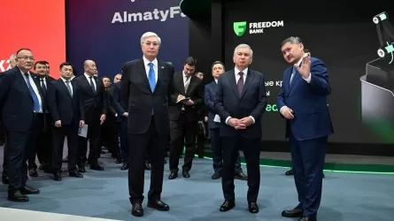 Токаев и Мирзиёев посетили выставку AlmatyFairai