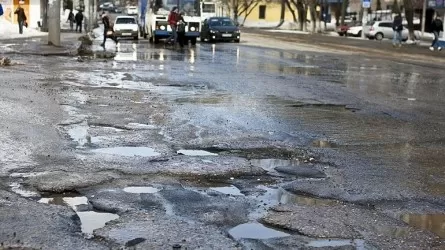 Жұрт жол жөндесе, әкімдік не істейді?