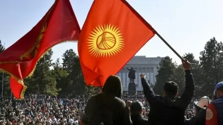 Запрет на митинги в центре Бишкека продлили в Кыргызстане  