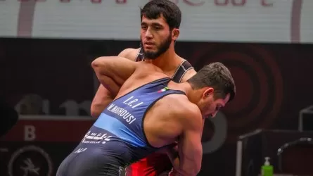 Казахстанский борец завоевал "серебро" на чемпионате Азии