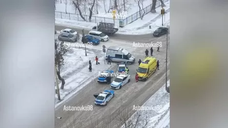 Анасы шырылдап жүр: Астанада жүк көлігі оқушыны басып кетті