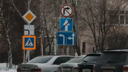 Ақтөбеде жол белгілерін орнатуға жауапты шенеунік 8 жылға бас бостандығынан айырылуы мүмкін