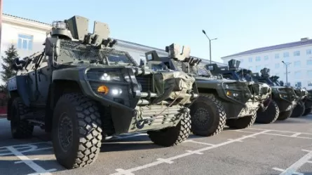 Брон жарқырауы тиіс: Ұлттық ұлан әскери техниканы шеруге дайындауда