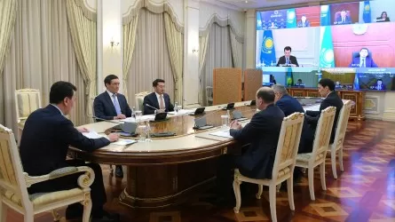 Мемлекеттік кеңесші сыбайлас жемқорлықпен күрес жөніндегі комиссия отырысын өткізді