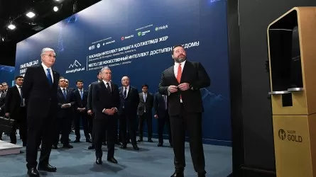 Михаил Ломтадзе Қазақстан мен Өзбекстанның мемлекет басшыларына Kaspi.kz қызметтерін таныстырды