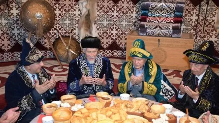 Астанада бата беруден ақсақалдар арасында сайыс өтеді 