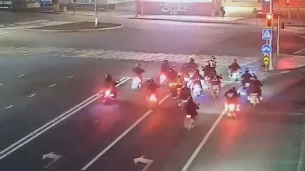 Шымкентте жол ережесін өрескел бұзған 18 мопед жүргізушісі жазаланды