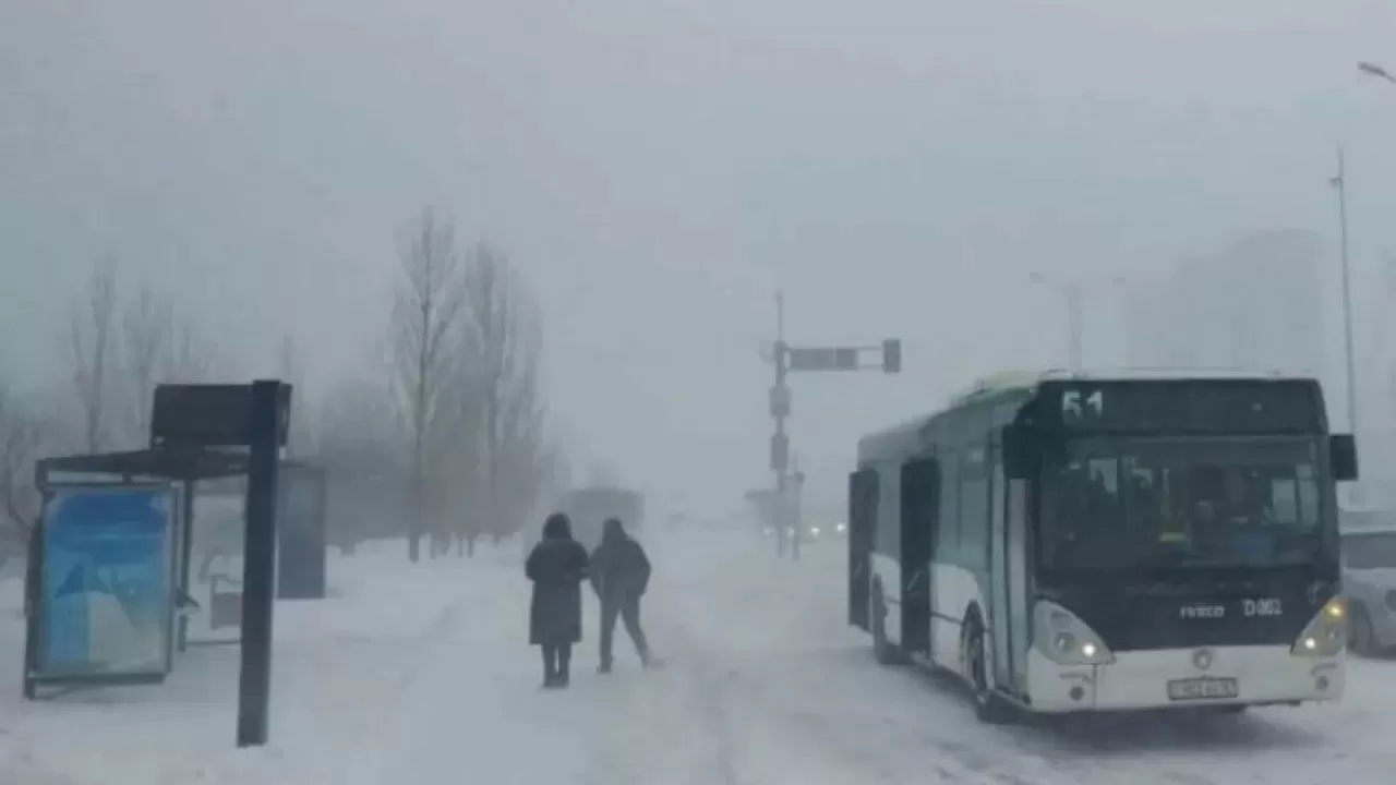 Астанада ауа райының қолайсыздығына байланысты қала маңындағы автобустар тоқтатылды 