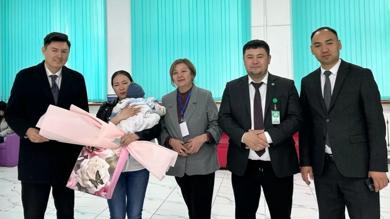 Казахстанка с рождения жила без документов