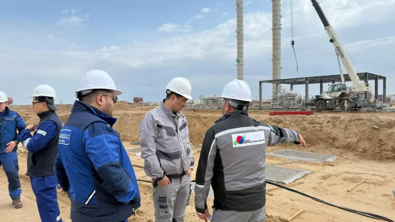 Атырауда газ өңдеу зауытының құрылыс барысы талқыланды