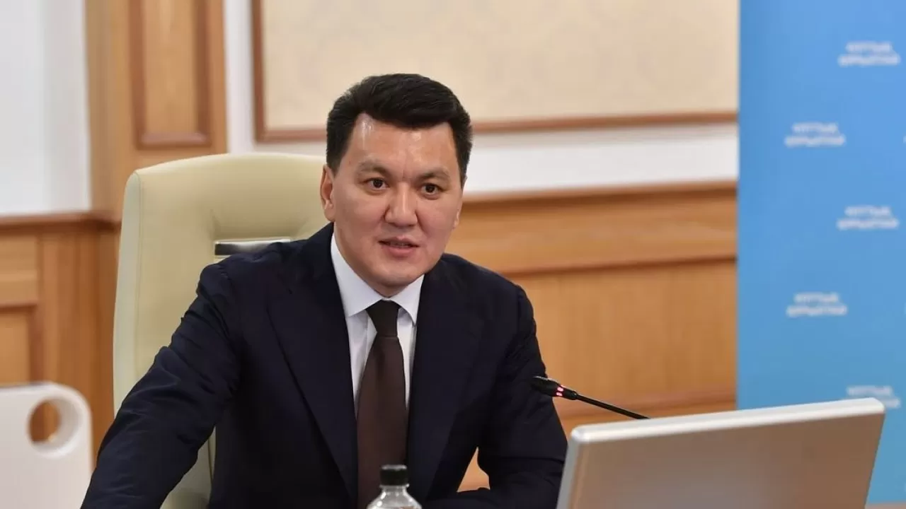 Ерлан Қарин: "Билік қазақ тіліне қиянат жасады" деу – бос әңгіме, даурықпа сөз