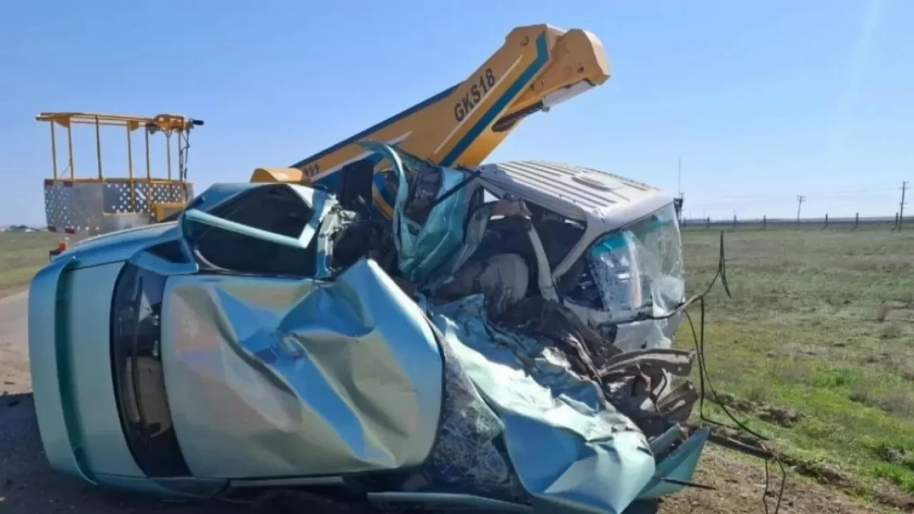 Әкесінің көлігіне мініп кеткен екі жасөспірім жол апатынан мерт болды