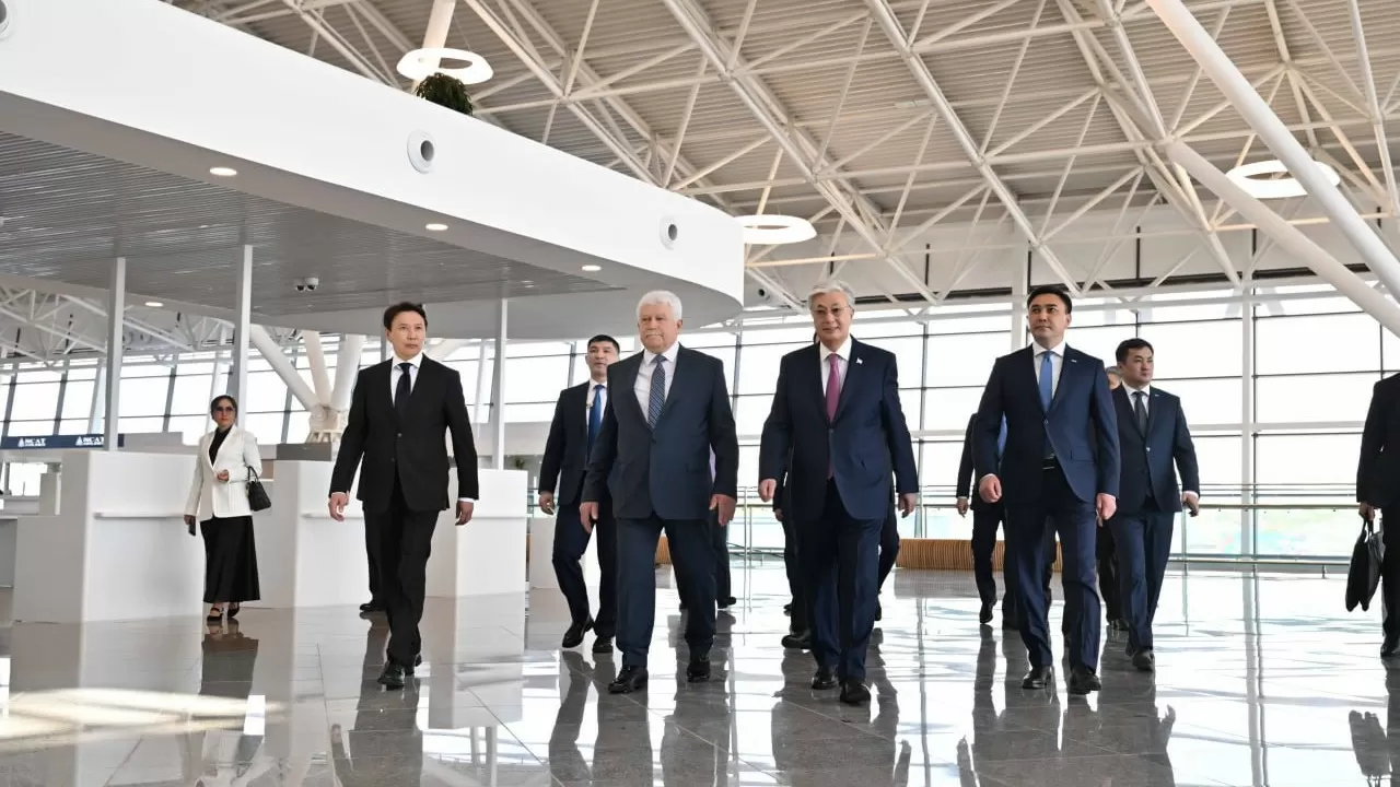 Новый терминал аэропорта Шымкента осмотрел Токаев 