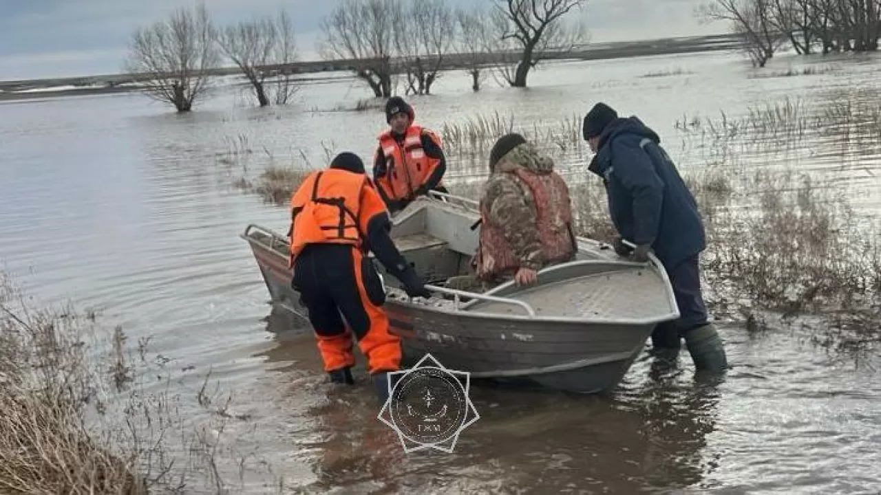 Село в Акмолинской области оказалось окружено водой 