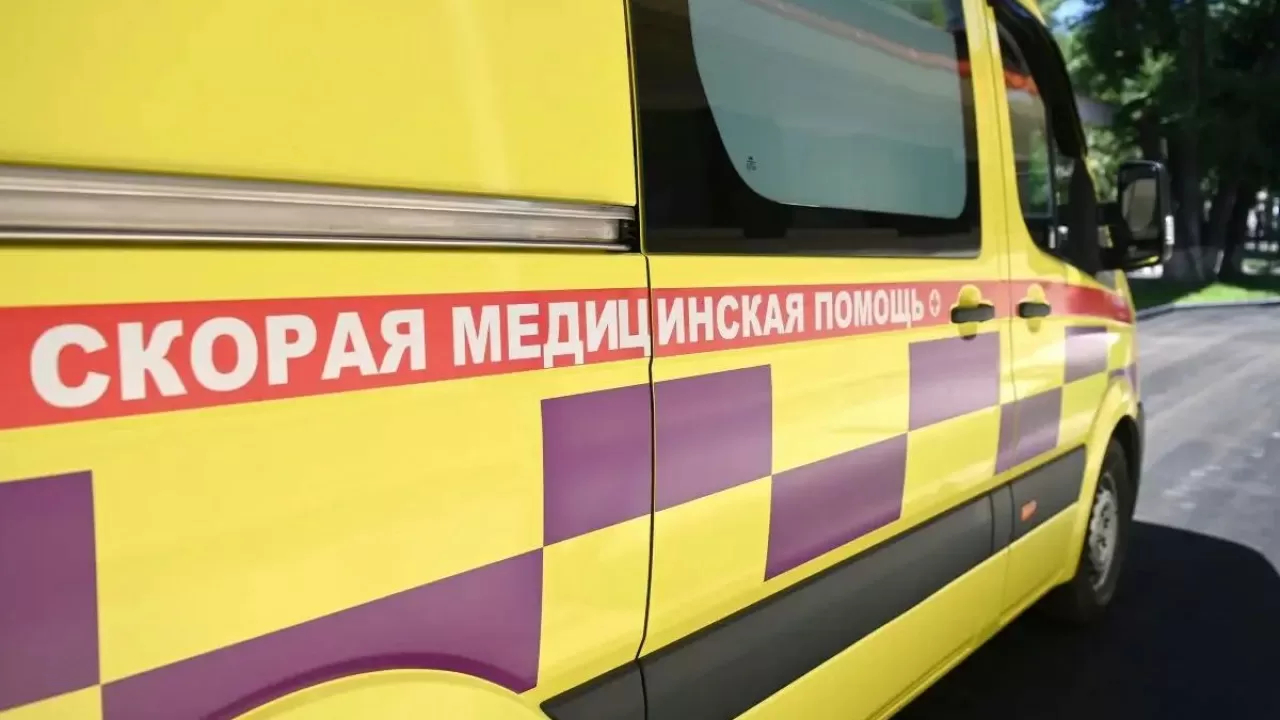 Полицейлер талмасы ұстаған жолаушыға алғашқы көмек көрсетіп, өмірін сақтап қалды