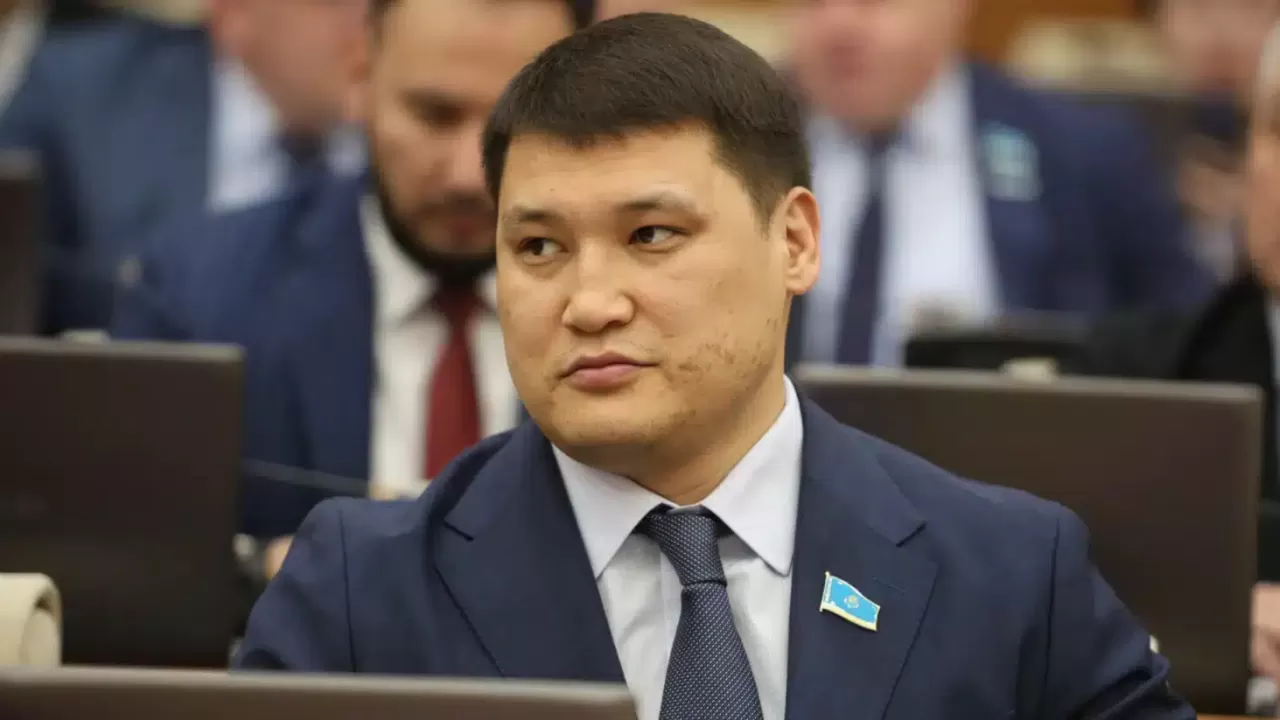 Руслан Берденовке бұған дейін қоқан-лоқы көрсетілген