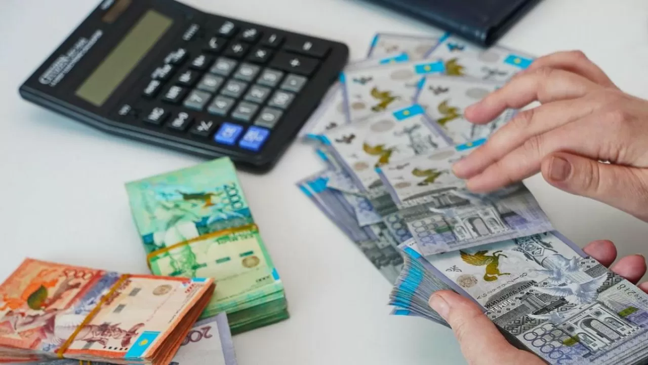 Жылдық табысы 8,5 мың АЕК-тен асатын қазақстандықтар кірісінің 15%-ына салық салынуы мүмкін