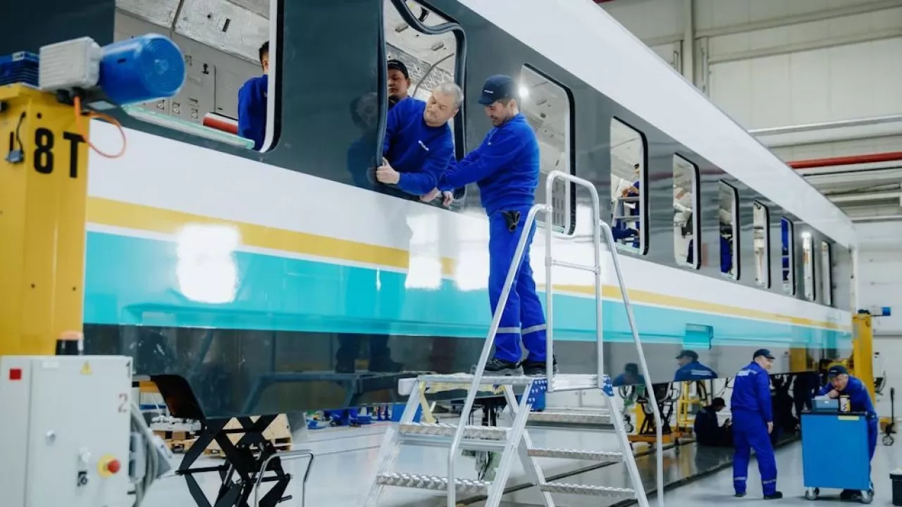 Елімізде Stadler вагондары шығарыла бастады