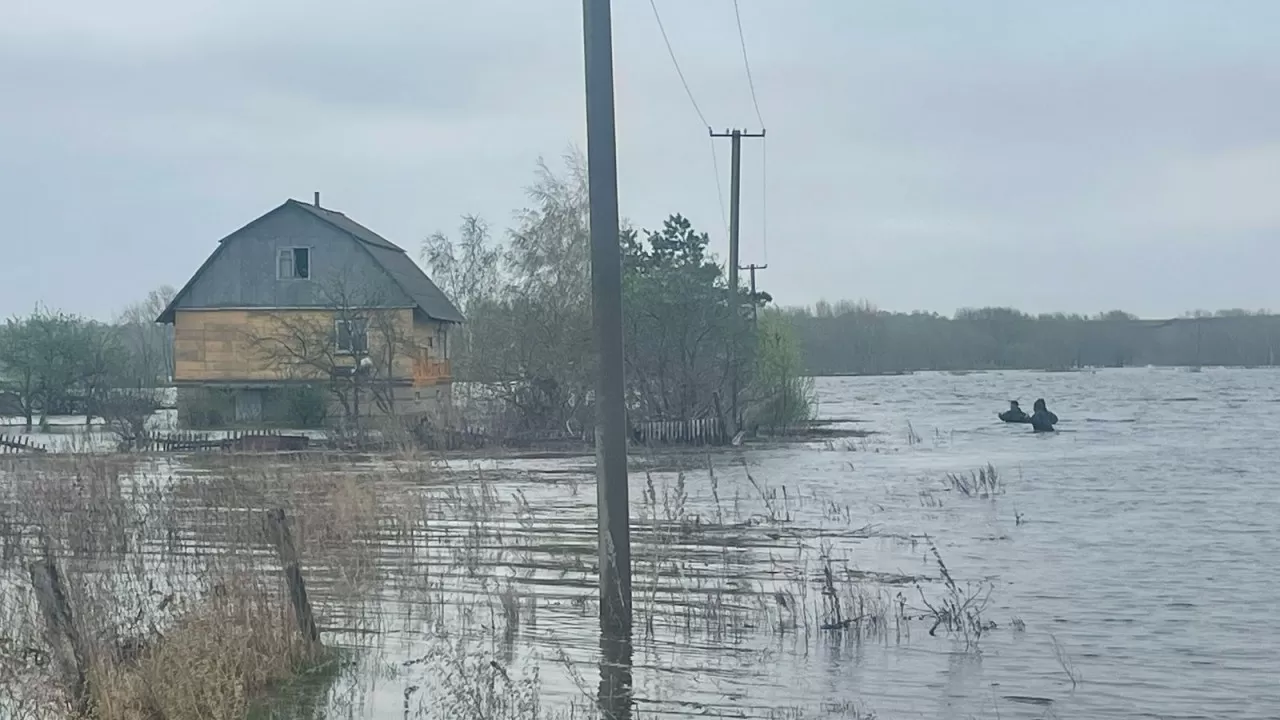 Уровень воды в реке Есиль в Петропавловске стабилизировался, но угроза сохраняется 