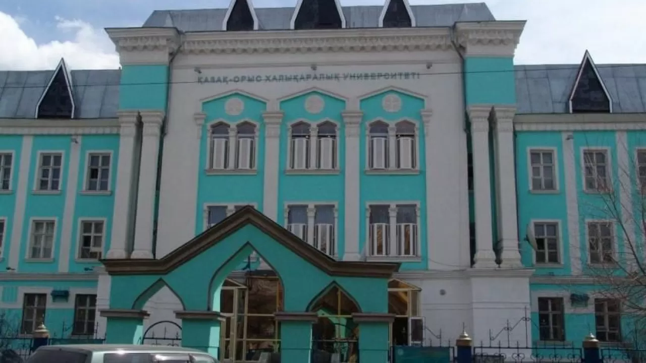 Ақтөбеде жекеменшік университет 350 студентін оқудан шығарды
