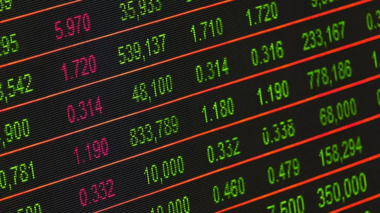 Фондовый рынок растет: действие торговых пошлин США приостанавливается