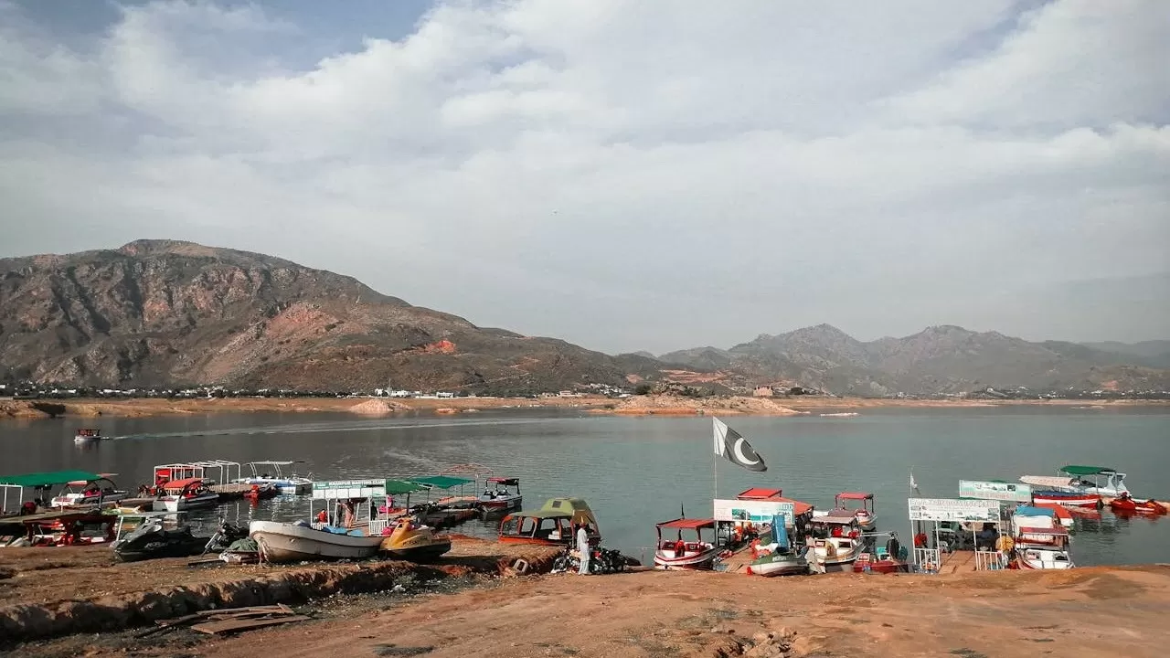 Пакистан готов предоставить Казахстану выход к морю
