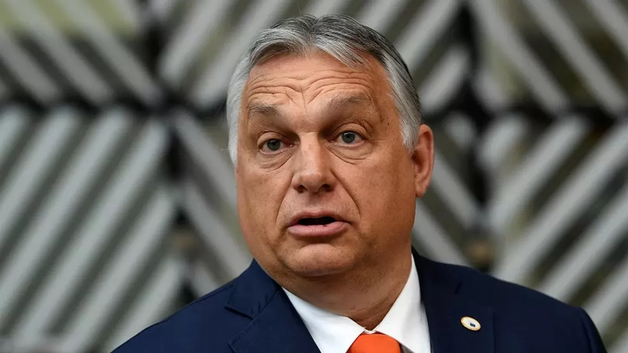 Венгрия "адам ер не әйел ғана болуы керек" деп есептейді