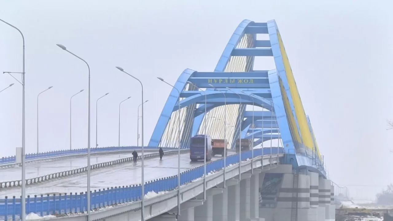 Павлодарда Ертіс өзені арқылы өтетін көпір жабылды