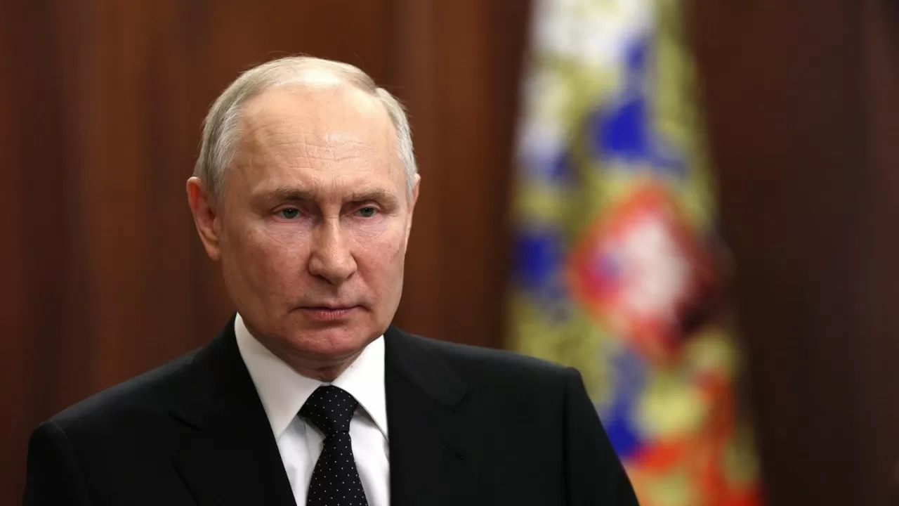 Путин объявил перемирие в дни празднования 80-летия Победы