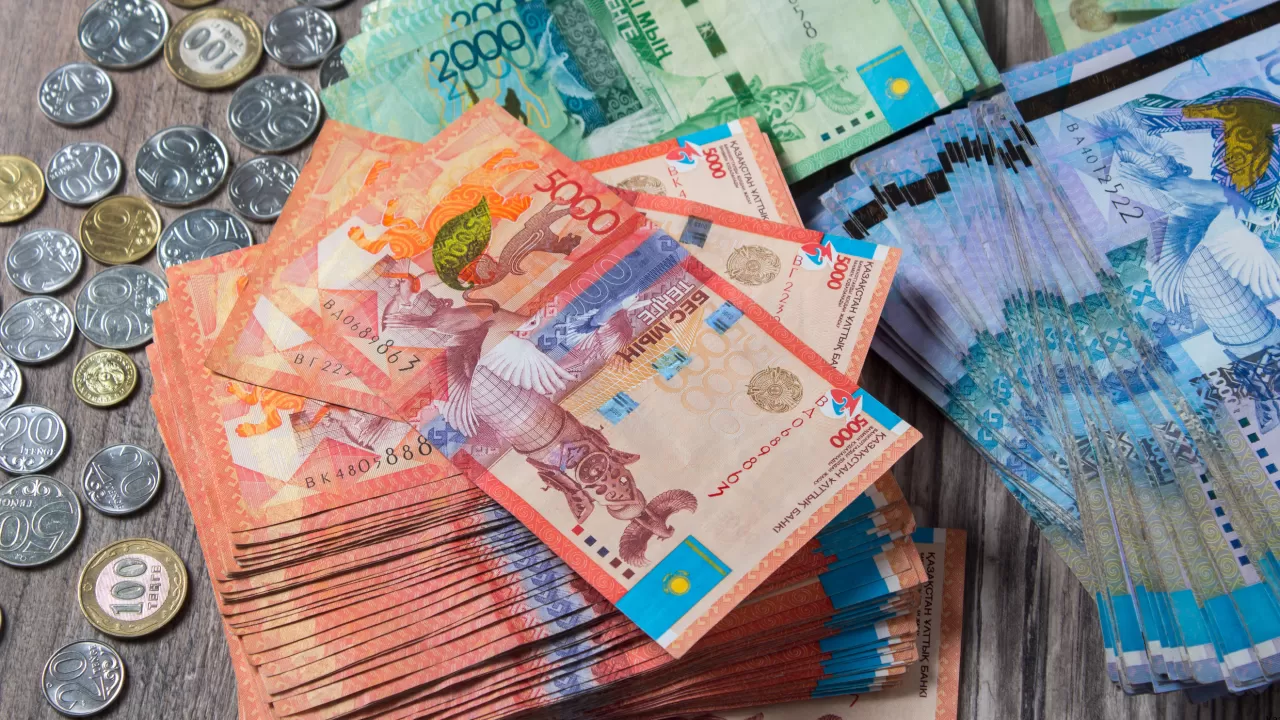 Енді сыртқа 500 мың теңгеден астам ақша аударғандар күдікке ілігеді