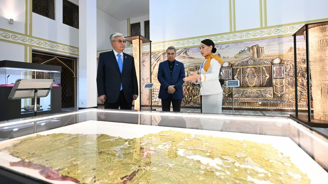 Токаев и Бердымухамедов побывали в Turkistan visit centre
