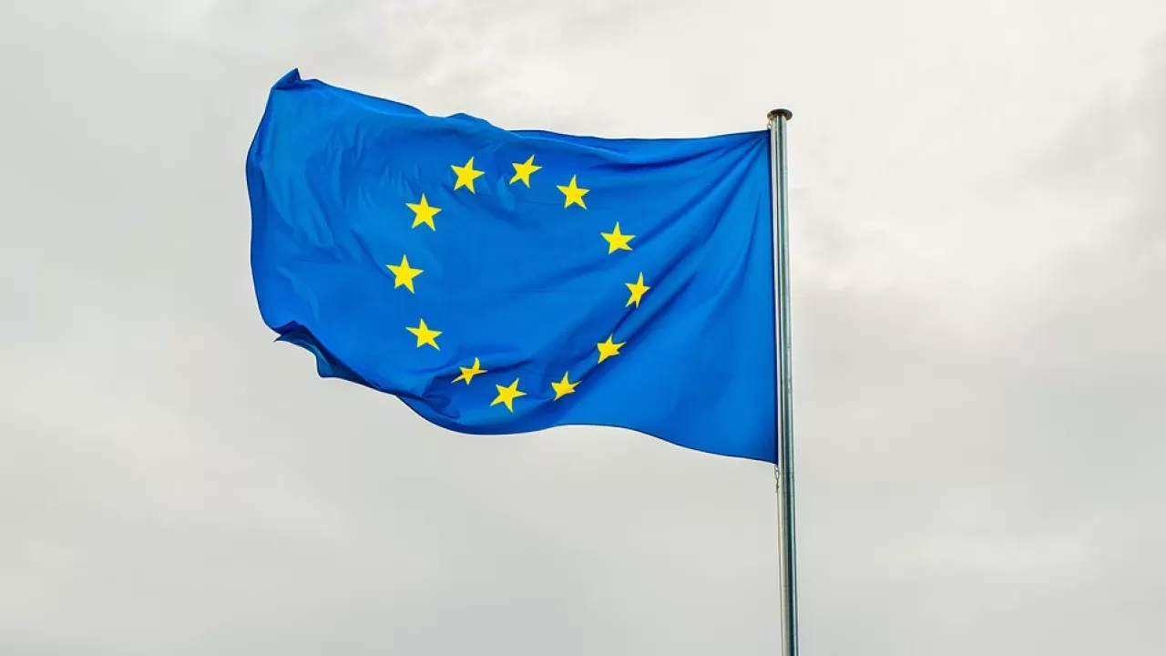 Евросоюз приостановил ответные меры против американского импорта