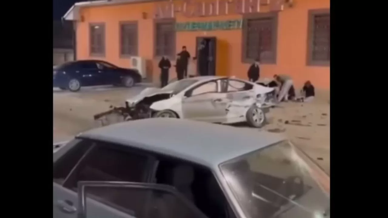 Құлсарыда жасөспірімдер жол апатына түсіп, 5 адам зардап шекті
