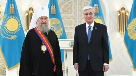 Государственную награду вручил Токаев митрополиту Астанайскому и Казахстанскому 
