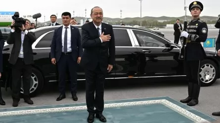 Премьер-министр Узбекистана проводил Токаева в аэропорт