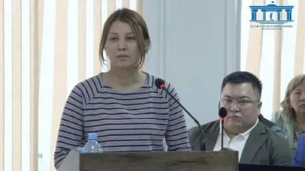 «Жедел жәрдем шақыруға қорықтым»: Сотта екі куәгер қыздың бірі жауап берді