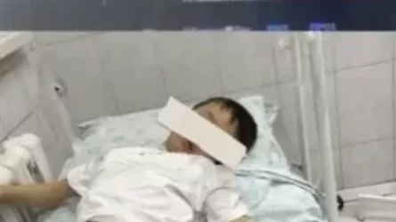 Талдықорған дүкеніндегі банк терминалын ұстаған баланы тоқ ұрды
