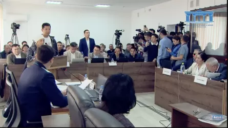 Шерзаттың әжесі мен айыпталушының қорғаушысы сөзге келіп қала жаздады