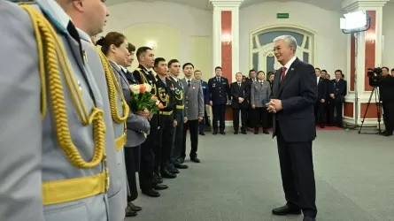 Мангистауские сотрудники правоохранительных органов получили награды из рук Токаева