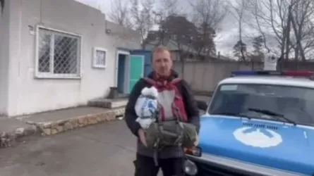 Үндістаннан Ресейге автостоппен шыққан саяхатшы Қазақстанда жолда қалды