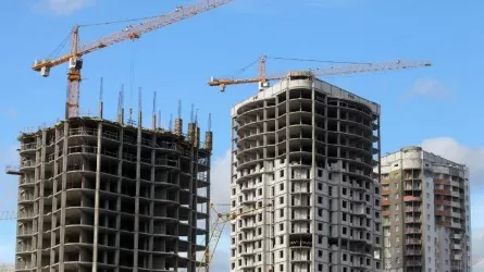 Сколько незаконно построенных многоэтажек снесут в Семее 