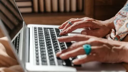 Второе дыхание: почему пенсионеры в Казахстане выбирают занятость