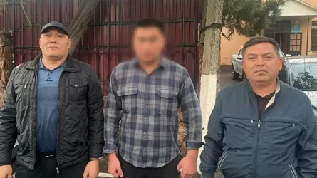 Сбежавшего из зала суда подозреваемого задержали в Алматинской области