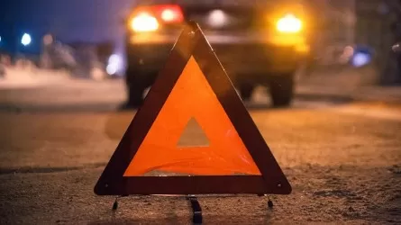Пешеходы попали под колеса вылетевшей на тротуар машины в Караганде 